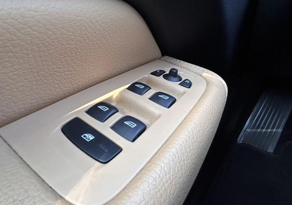 Volvo XC 60 cena 94900 przebieg: 145000, rok produkcji 2018 z Zgorzelec małe 596